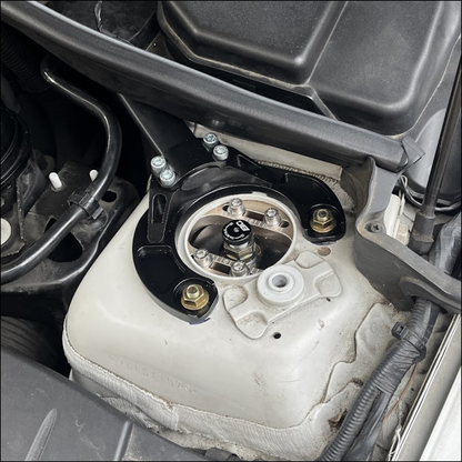 E8X/E9X strut brace installed